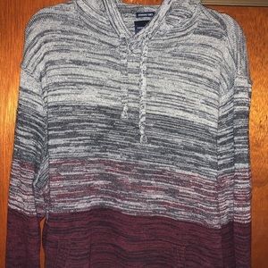 American Eagle pullover
